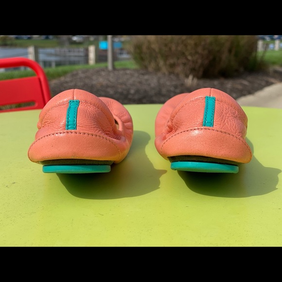 Peach Poppy Tieks! Sz 7. Worn a few times only. Some scuffs. Sold out online. - Picture 11 of 12